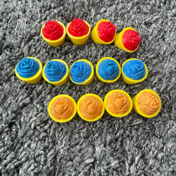 Pete the cat missing cupcakes game replacement pieces - Picture 2 of 3